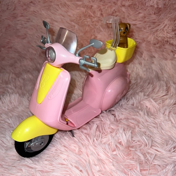 Barbie Scooter with Puppy & Helmet - Like New! - Picture 2 of 9